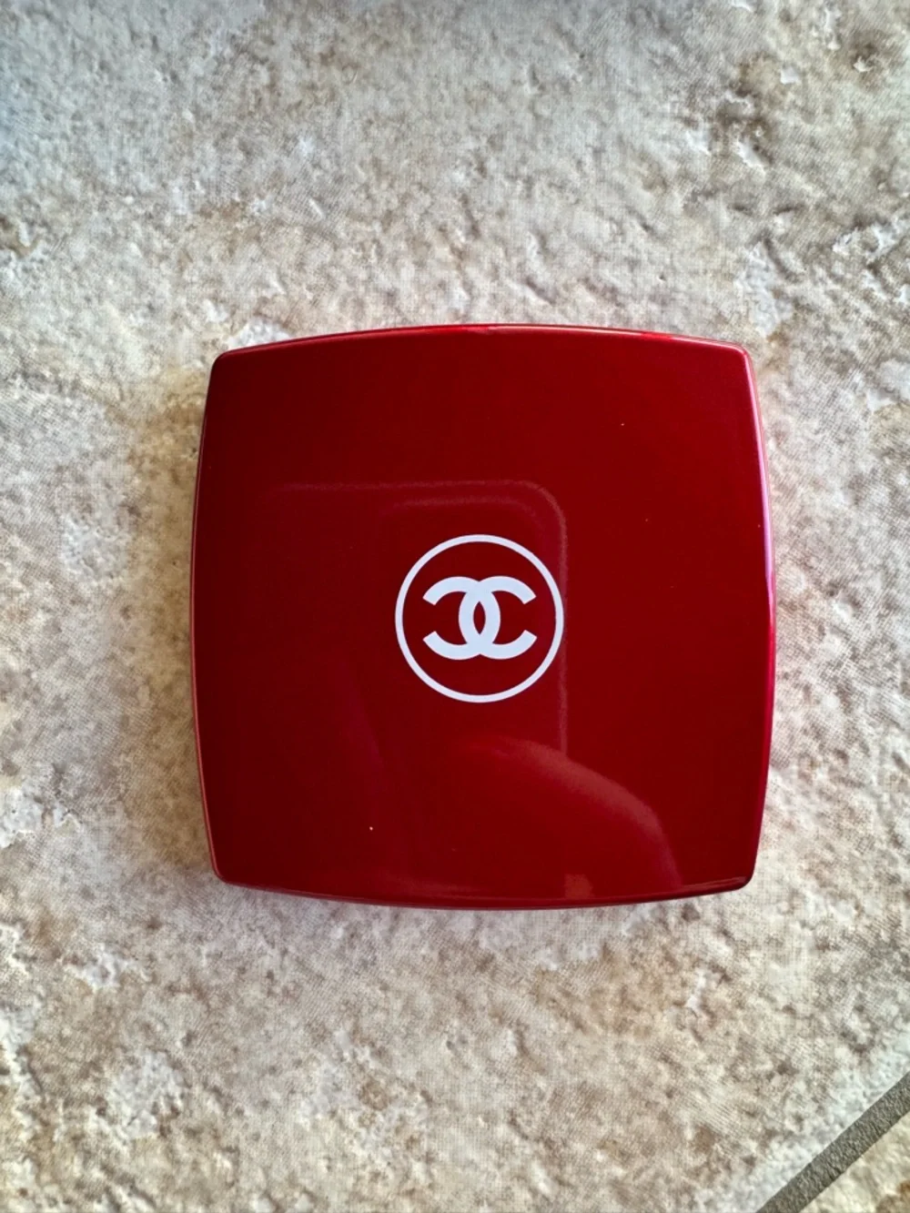 CHANEL red Mirror Duo Compact - Picture 2 of 7